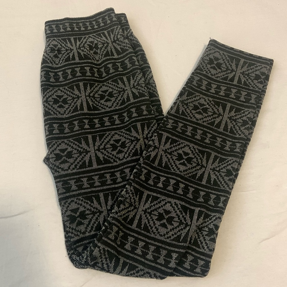 Zenana Outfitters Fleece Lined Leggings. One Size